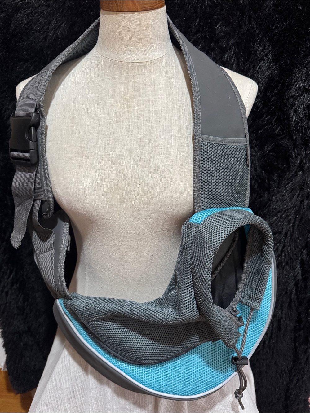 Yudodo Comfort Mesh Grey and Blue Sling Dog Carrier